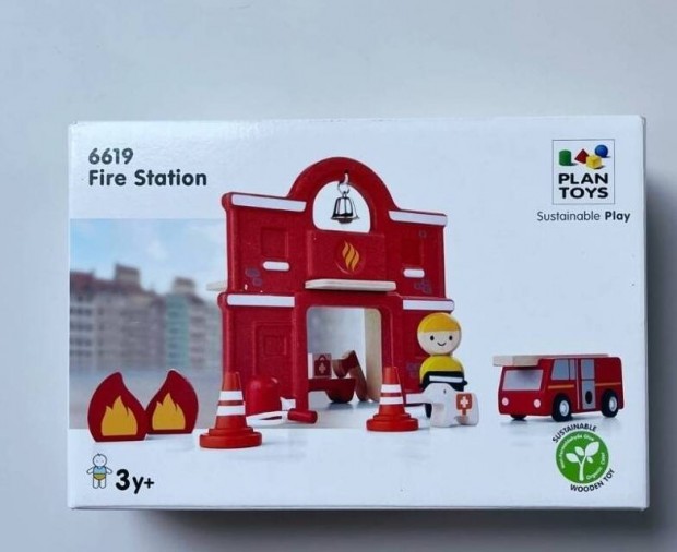 18 db tzolt jtkkszlet fbl Plan Toys