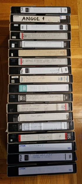 18 db vegyes vhs kazetta