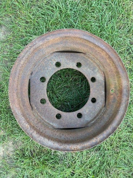 18 felni 11x18 Hamster 12.5-18 gumihoz 8 csavaros