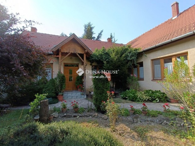 190 nm-es h�z elad� Bakonyb�l