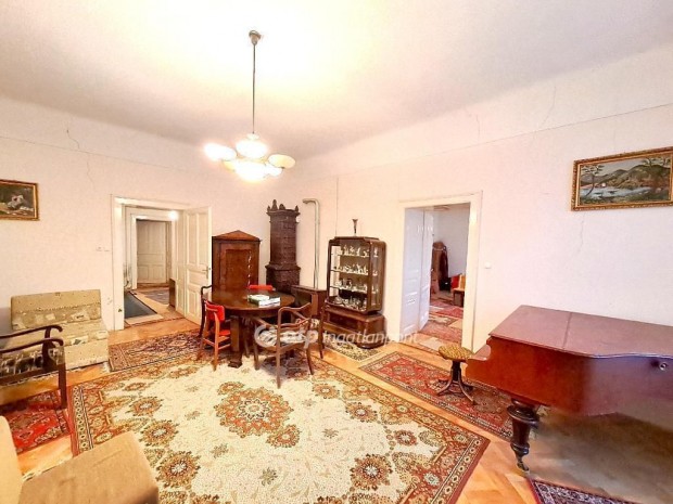 190 nm-es h�z elad� Kiskunf�legyh�za