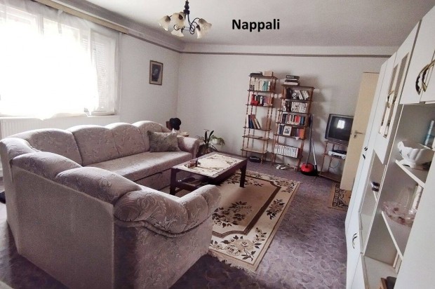 190m2, 84,9M, Bp mellett, k�tszintes kertes h�z, erd�k k�zt