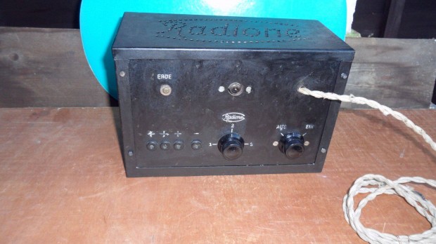 1927 R�gi 1 cs�vel egyedi "f�m" v�zas, eredeti asztali r�di� (m�zeum)