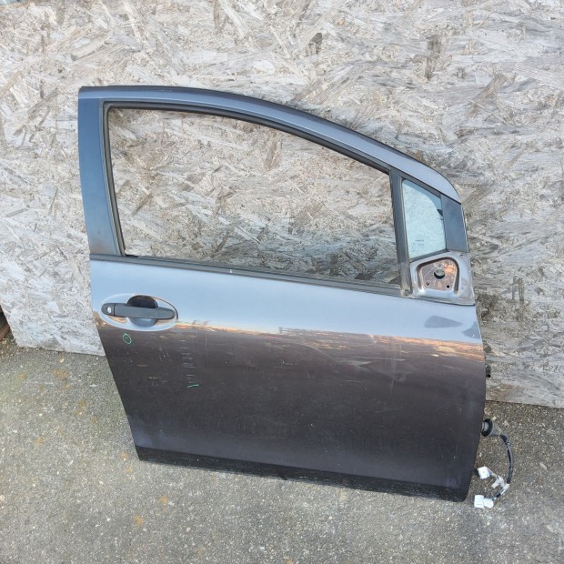 192989 Toyota Yaris II. 2006-2011 5 ajtós jobb első ajtó