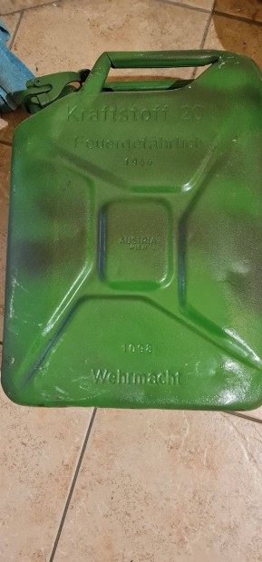 1944-es benzineskanna