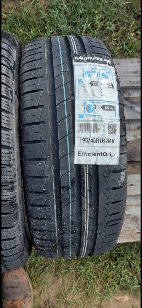 195/45r16 goodyear 1db j nyari 15000Ft