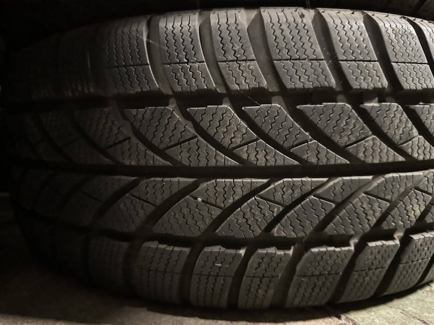 195/50R15 Maxxis tli gumik elad.