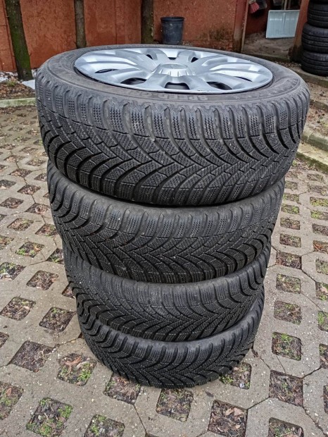 195/50R15 Semperit �jszer� t�li gumik 4x108 Ford ac�lfelnin szerelve e
