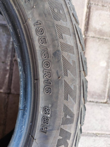 195 50 16 Bridgestone LM-32 195/50 R 16 téli gumi garnitura