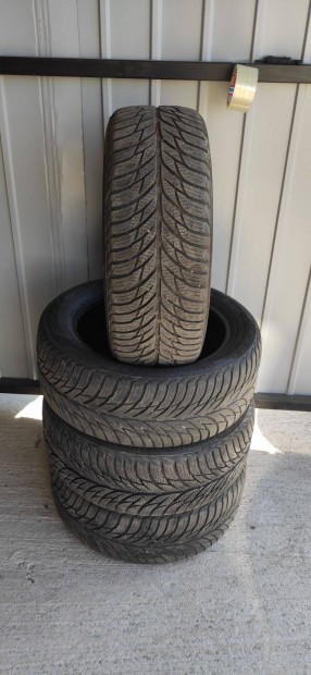 195/50 R15 4 vszakos Gumi Uniroyal A Profilmlysgek A Kpeken (Az