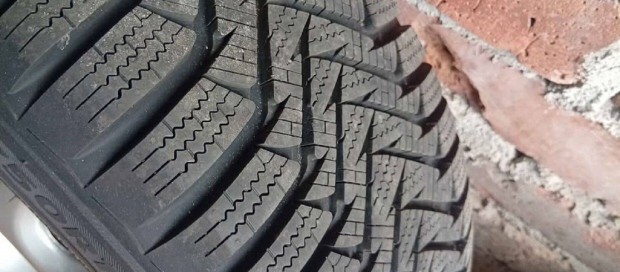 195/50 R15 Laufenn T�ligumi. �j! DOT 2025