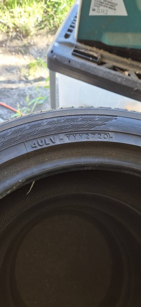 195/50 R16 Yokohama Bluearth winter v905