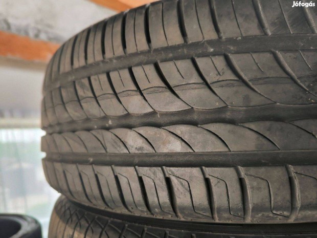 195/55R15 45e/4db Leárazva Pirelli nyári