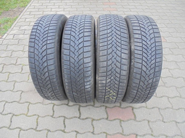 195/55 R 20-as Semperit t�li gumi elad�