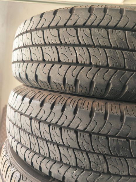 195/60R16C 35e/2db Goodyear nyárigumik
