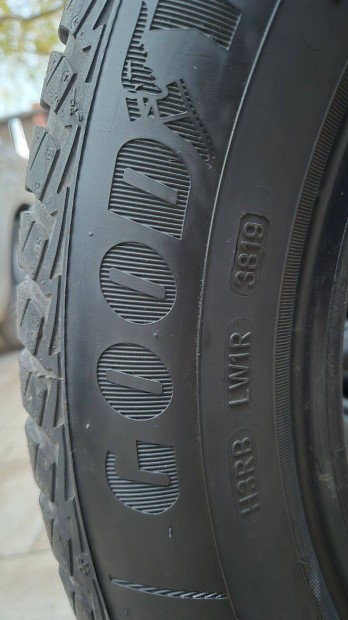 195/60 R15 Ngyvszakos gumi elad