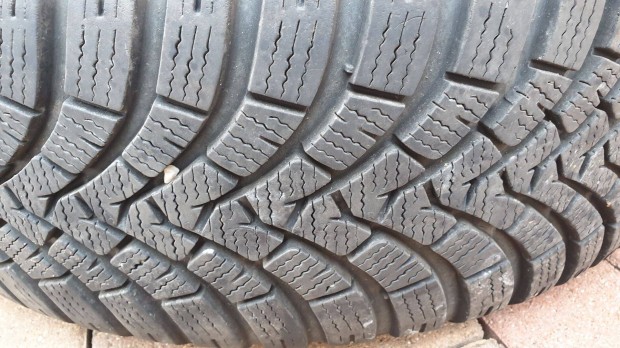 195/60 R15 téli Falken 7mm