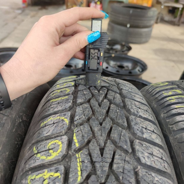 195/60 R16 Dunlop téli gumi 80000ft a 4db/76/