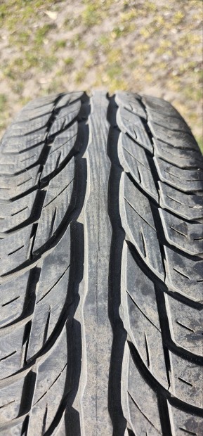 195/60 r15 uniroyal ny�ri gumi!