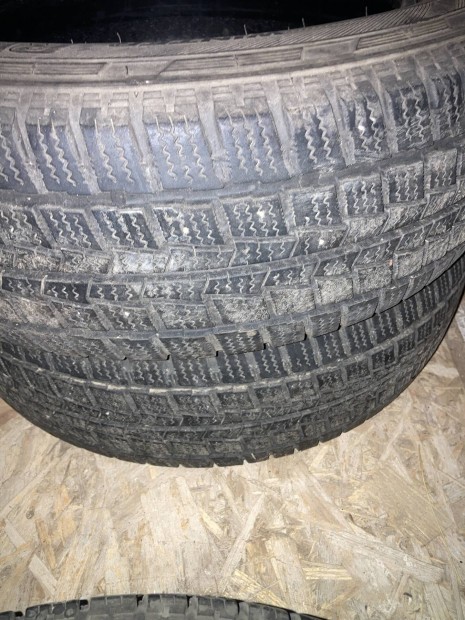 195/60r16C gumik eladk!