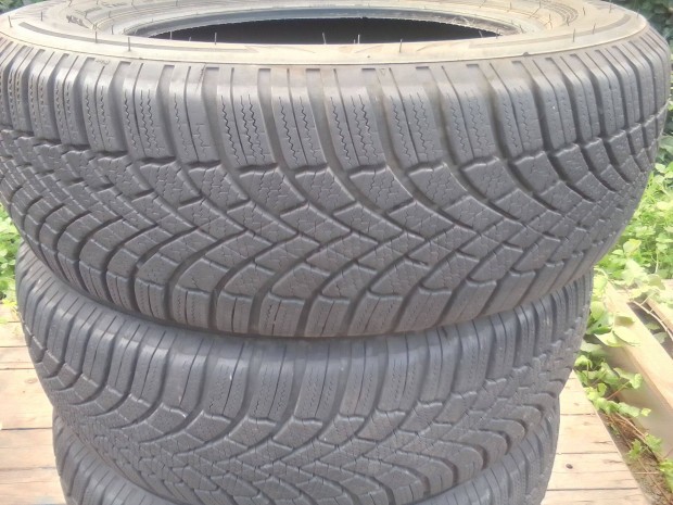 195/65R15 Bridgestone jszer 2023-as tli gumi garnitra