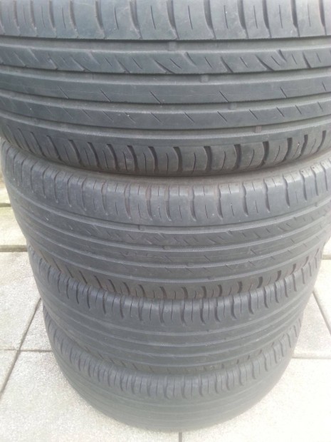 195/65R15 Nokian használt nyári gumi 4 db 20.000,-ft