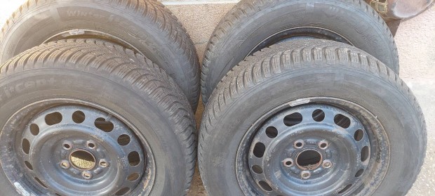 195/65R15 Tli gumik felnikkel.