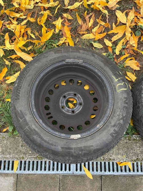 195/65R15 lemezfelni Nexen téli gumival