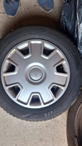 195/65/15 teligumi szett acelfelnivel disztarcsaval