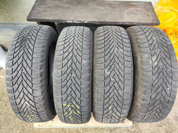 195/65 Pirelli téli gumi szett