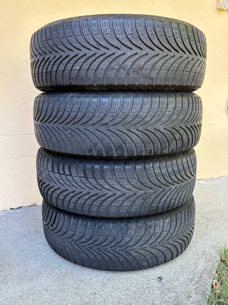 195/65 R15 Apollo tli gumi
