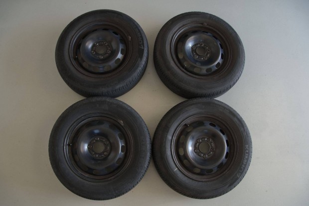 195/65 R15 Ford nyári gumik lemez felnin