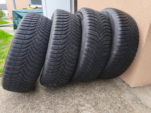 195)65 R15 Hankook winter icept rs2 téligumi,