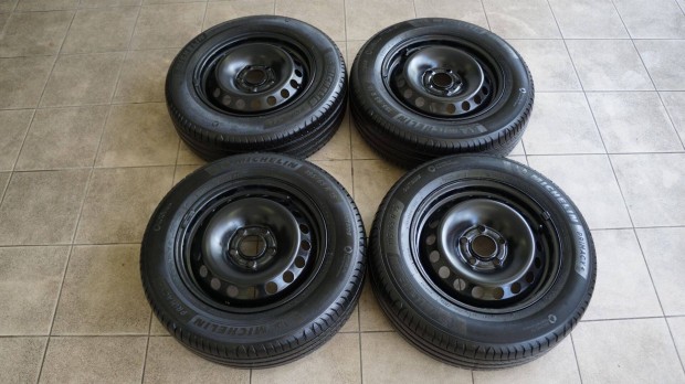 195/65 R15 Opel Vectra nyri gumik felnin