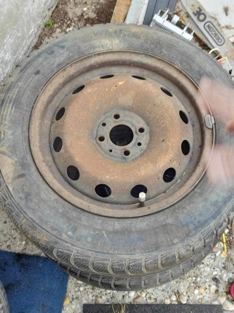 195/65 R15 Tli gumi 