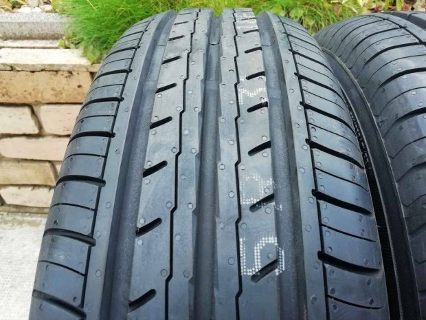 195/65 R15 Yokohama Bluearth-Es Es32 j nyri gumi garnitra