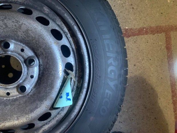 195/65 R15 ny�ri gumi BMW E36 lemezfelnin