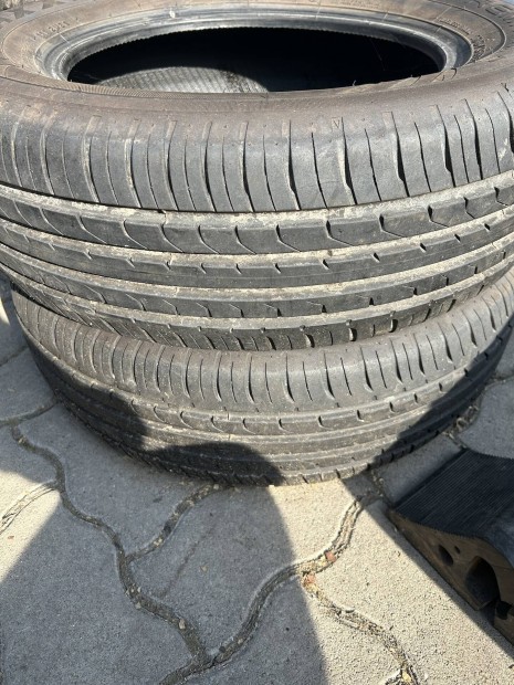 195/65 R15 nyri gumi 