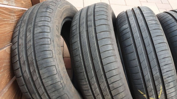 195/65 R15 nyri szett 2022es
