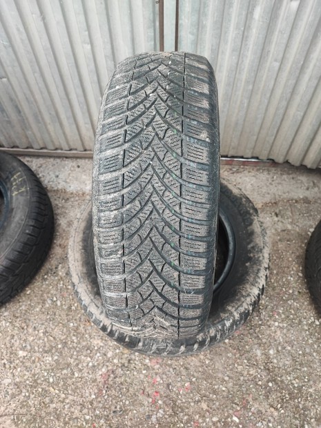 195/65 R15 tli gumi Semperit 2 db 2021