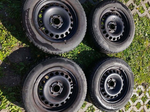 195 65 r15 lemezfelni t�li gumikkal + d�sztr�cs�kkal elad�