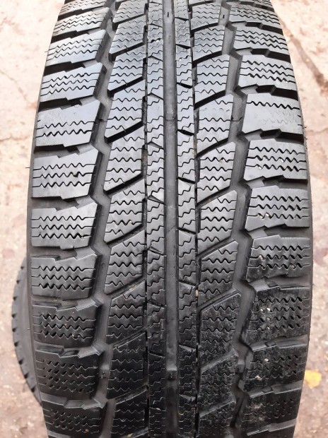 195/70 R15C tligumi 4 db .