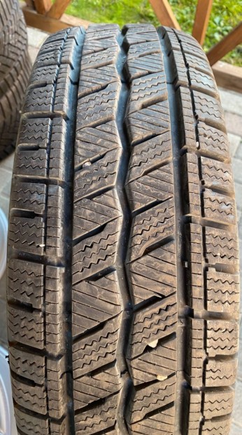 195/70r15 C Hankook Winter Icept LV jszer tli szett