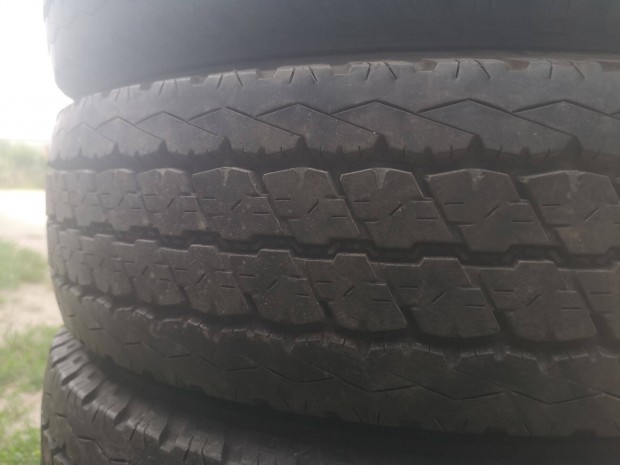 195/75R16C Kisteher nyrigumik Bridgestone