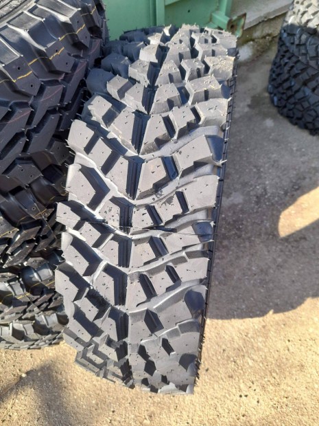 195/75R16 Cobra mints terepgumi