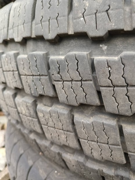 195/75 R16C teheraut gumiabroncs, abroncs