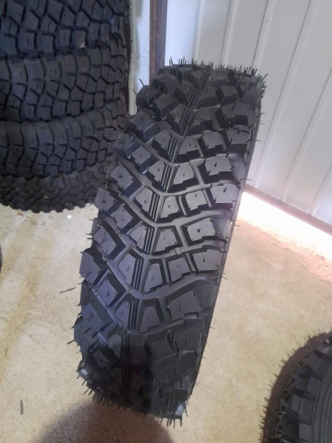 195/80R15 Cobra mintás terepgumi