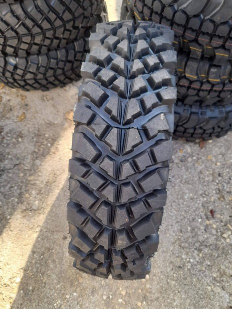 195/80R15 Sahara mints terepgumi