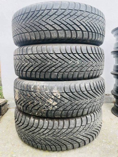 195/ 50 R15 Pirelli Cinturato Winter t�ligumi