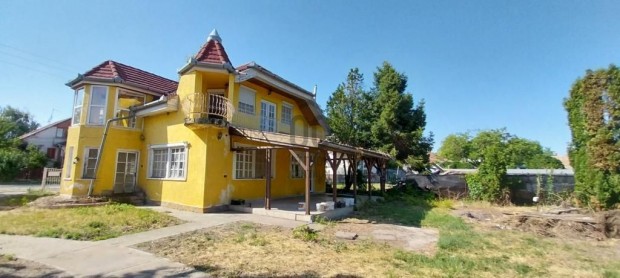 195 nm-es h�z elad� Cegl�d